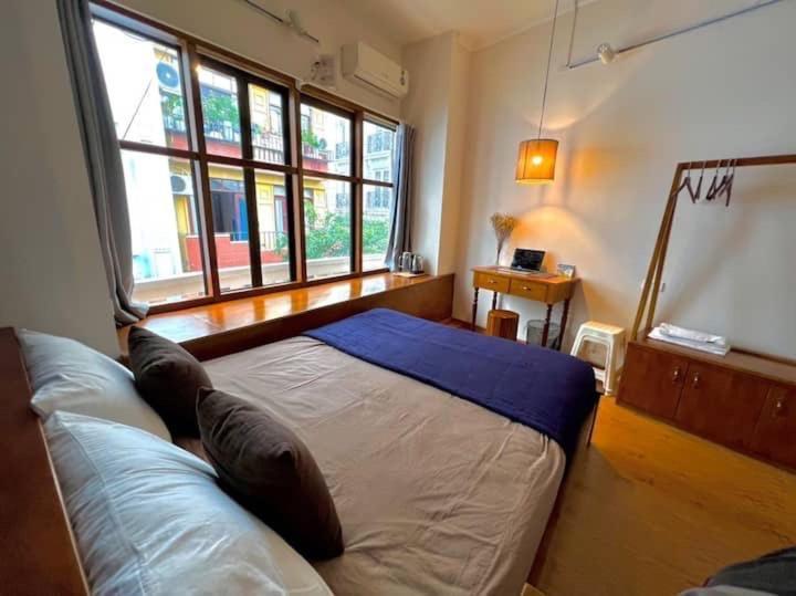 Nice Room Located Right Next To The Old Quarter Can Phong Nhieu Anh Sang Tai Ngay Gan Pho Di Bo Ho Guom Hanoj Exteriér fotografie